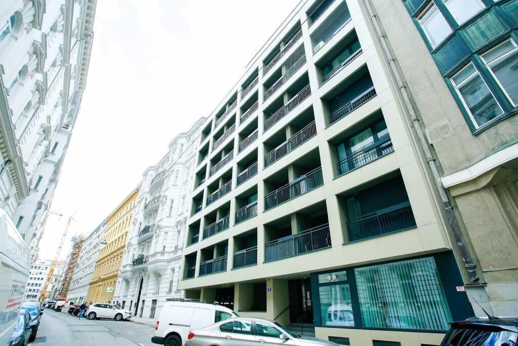 Top Central Apartment On Karlsplatz Wien Eksteriør billede